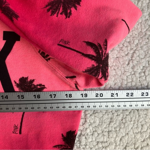PINK Victoria’s Secret graphic sweatshirt with "Pink" print and palm trees Sz XS - Picture 8 of 16